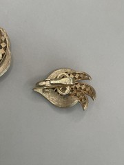 Vintage Crown Trifari Textured GoldTone Green Crystals 1.1” Clip On Earrings