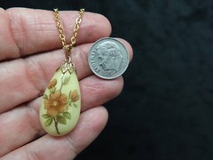 Vintage 1980’s Flower Motif Drop Dangle Necklace