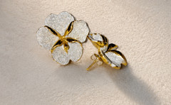 Vintage UNO A Flower Stud Earrings Silver Gold Tone Floral Fashion Jewelry Gift
