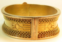 Victorian 1800’s 13KY-19KY Range Bangle Etruscan Bracelet 6″ Width IC 0.632″ ID