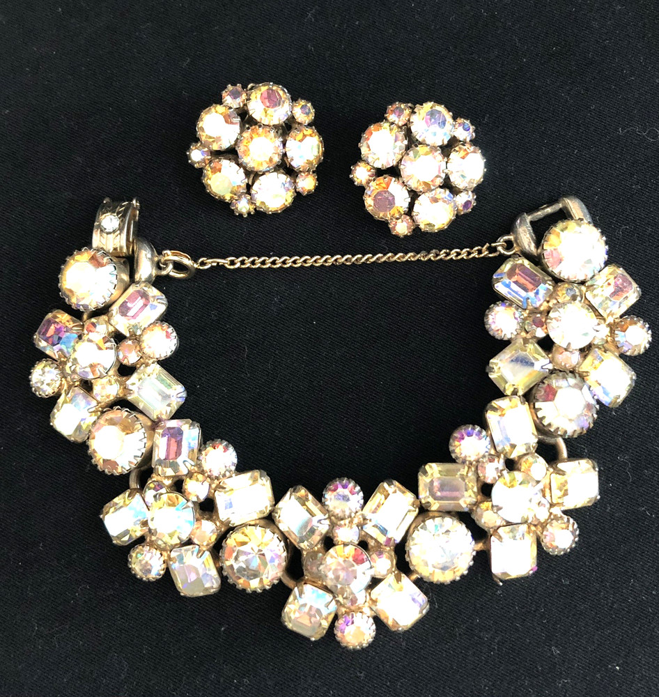 VINTAGE JULIANA AB RHINESTONES /GOLD TONE 5 LINK BRACELET AND EARRINGS SET