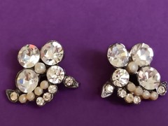 VINTAGE PAIR RHINESTONE PEARL PINS
