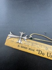 925 Sterling Silver Gothic Maltese Cross Pendant Gold Tone Green Inset Necklace