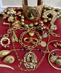 Vintage Estate Costume Jewelry Lot ! MONET, AVON and more!
