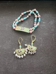 COSTUME VINTAGE JEWELRY Assortment Bracelets Over 185