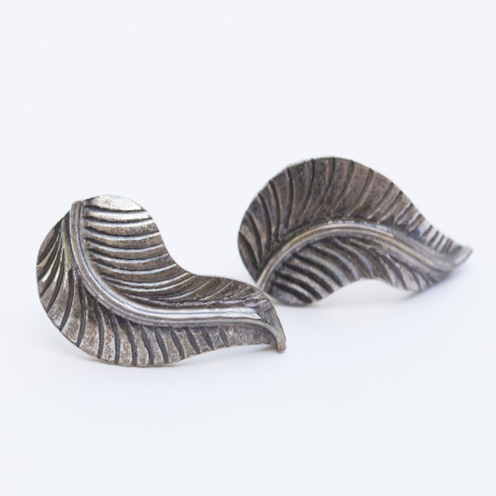 Vintage Sterling Silver Leaf Feather Earrings 1/2″ Post Back Pierced Ears 2.1g