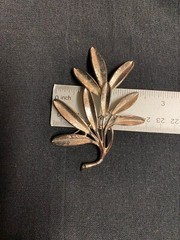 Vintage Signed Brooks 1960 Textured Silvertone Stylized Leaf Flower Brooch Pin