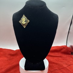 Gerry’s vintage convertible brooch/pendant Cameo Victorian Revival. See pics.