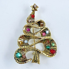 Vintage HOLLYCRAFT Signed Rhinestone Ribbon Christmas Tree Holiday Pin