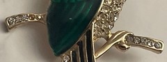 Vintage Toucan Bird Rhinestone Gold Tone Enamel Brooch Pin Gar5-23