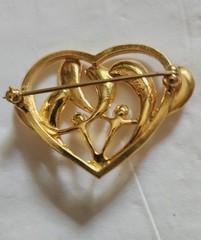 LOT OF 6 DIFFERENT METROPOLITAN MUSEUM OF ART BROOCHES ALL SIGNED