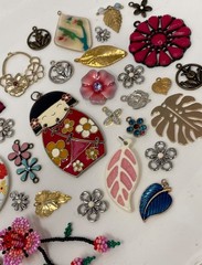 Lot Vtg & Modern Flower Leaf Pendants Findings Jewelry Craft Art Repurpose 2
