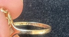 Vintage 14k gold and Solitaire Cabachon “Angel Skin” coral ring 7 -1/4
