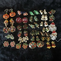 26 VTG Christmas Holiday Clip-on Screw Back Earrings Jewelry Snowman Tree Wreath