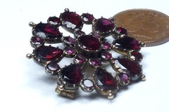 ANTIQUE ENGLISH GEORGIAN PERIOD 9K GOLD ALMANDINE GARNET BROOCH c1820