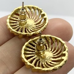 VTG GOLD PLATE OPENWORK ROUND SPIRAL SWIRL EARRINGS POST PIERCED STUD