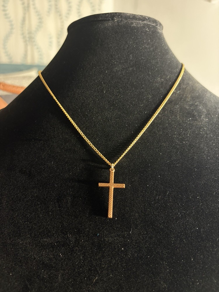 Gold Tone Textured Cross Charm Pendant Necklace Curb Chain Lobster 18in