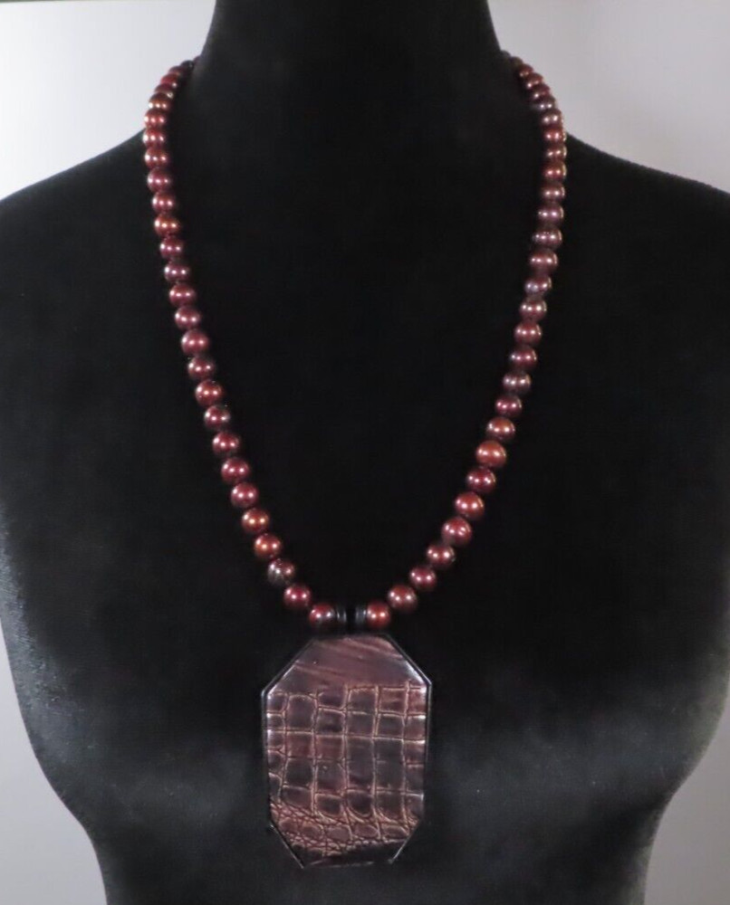 Vintage Brown Faux Pearl Pendant Necklace 23″