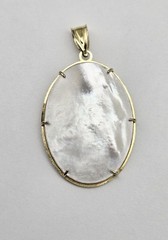 Gold Overlay Sterling Silver Mother of Pearl Gemstone Floral Pendant – 3.1g