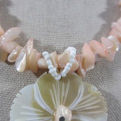 Vintage Shell Necklace Flower Pendant Beach 18 Inch