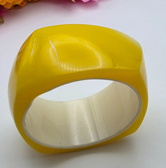 Vintage Yellow Lucite Bangle Bracelet Chunky Asymmetrical Geometric 8.5 in