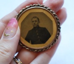 Antique 1860s Civil War Soldier Photo Mouring Brooch C Clasp GF? Celluloid Cover