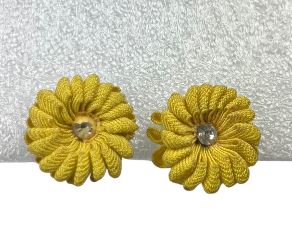 Vintage Antique Woven Yellow Fabric Flowers Floral Screw Back Earrings AS IS