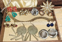 Vintage Costume Jewelry Lot Trifari Lisner& More Box Included 🔥🔥