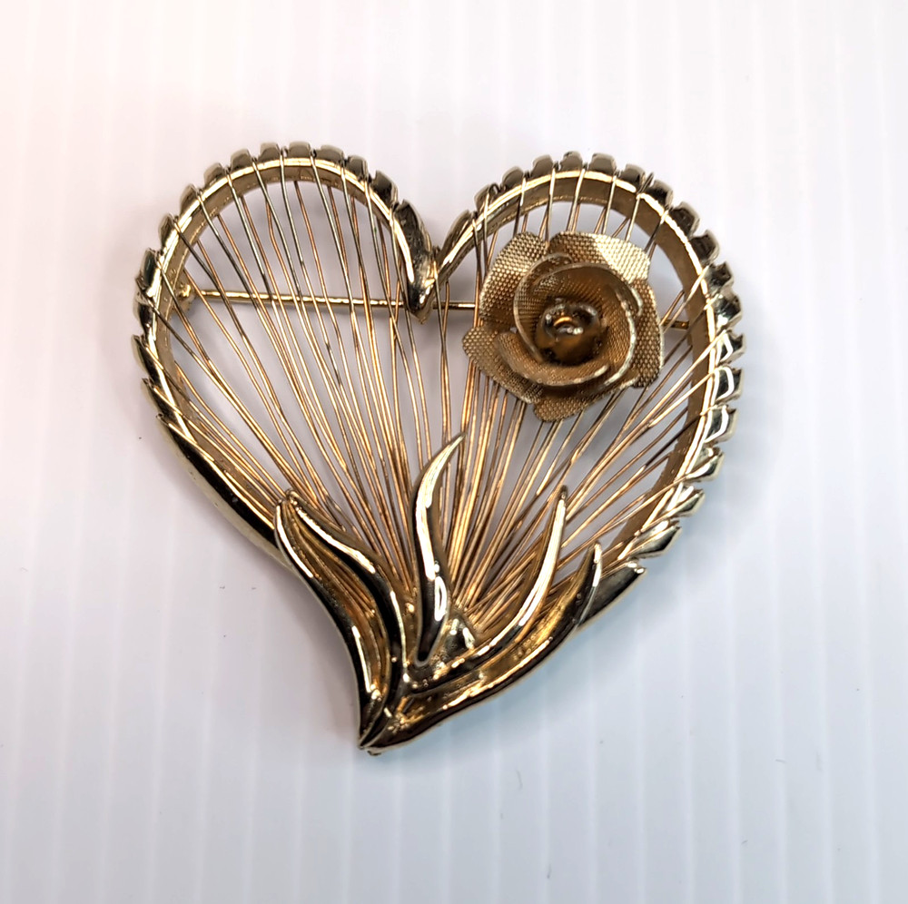 Vintage Signed Brooks Gold Tone Heart Rose Harp Strings Brooch Pin Alloy Metal