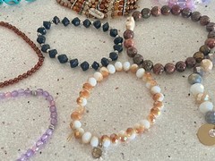 Lot of 16 Bracelets Beaded Stretch Gemstone Wood Lucite Stackable Lizas Kissaka