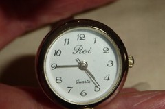 A#816X vtg HINGED BRACELET W SILVER TONE HIDDEN WRISTWATCH RIO QUARTZ