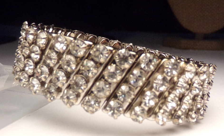 VTG 1940’S EXPANDABLE WIDE CRYSTAL CLEAR RHINESTONE SILVER RHODIUM PL BRACELET