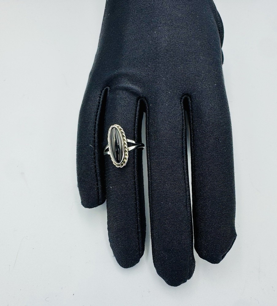 Vintage Sterling Silver And Black Onyx Ring Approx Sz 7