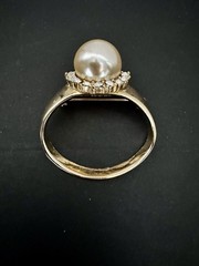 Vtg 80’s Faux Pearl Rhinestone Gold tone Ring Statement Brooch Pin