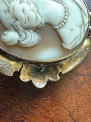 Antique Oval Cameo Bezel Brooch 18K/22K Yellow Gold Brooch Floral 9.6 Grams