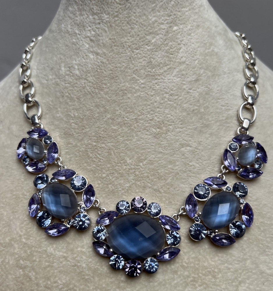 Vintage Lavender Periwinkle Acrylic & Rhinestone Statement Necklace 17”
