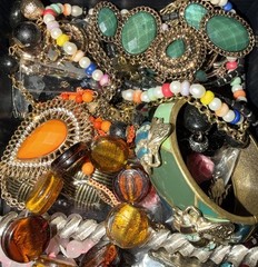 1 Pound of Unsorted Unsearched Jewelry Vintage Modern Wear Junk Treasure Hunt