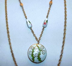 Vintage Jennifer Lopez Cloisonne Enamel Flower Bead Gold Tone Chain Necklace JLO