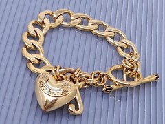 Vintage Juicy Couture Heart Charm Gold tone Link Bracelet 7″