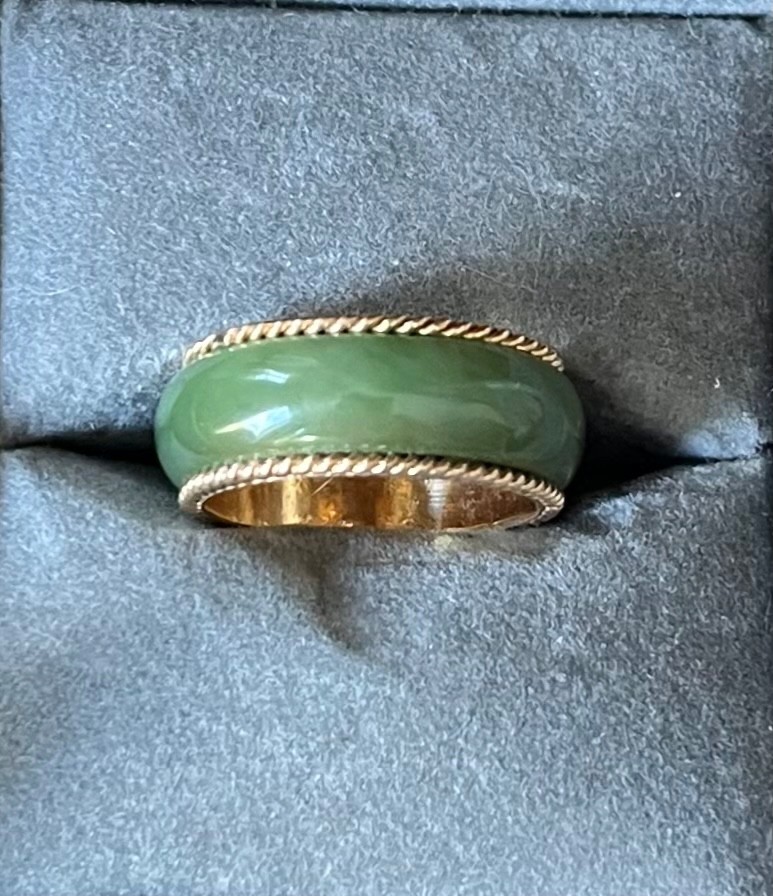 Vintage 14k Solid Gold Eternity Jade Band Size 5-1/2 Never Worn. 4g