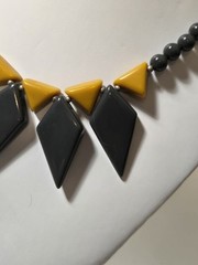 ⚡ “Electric Geometry” – 1980s Chunky Statement Necklace – Mustard Yellow &…