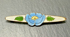 ANTIQUE BLUE WHITE GREEN GUILLOCHE FLORAL 2.5″ BAR BROOCH N389