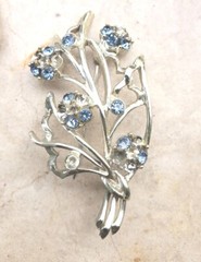 Miscellaneous Jewelry lot 4 Brooch PINS MISSING STONES DISCOLORED METAL
