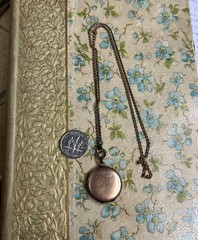 Vintage Gold Filled & Rhinestone Star Locket Necklace Pendant V1896