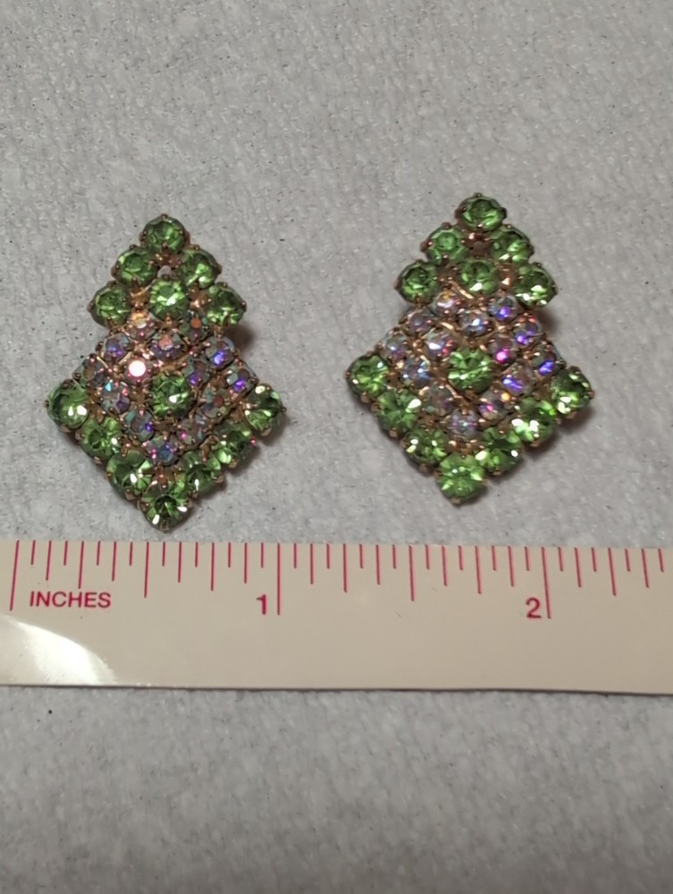 Vintage Green Rhinestones Surrounding Aurora Borealis Goldtone Stones Set In…