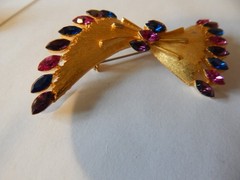 VTG 1960S JJ JONETTE 3 PIECE SET GOLD TONE BLUE RHINESTONES COLORED EARRINGS PIN