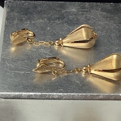 Teardrop Bolero Style Earrings VTG Clip On Dangle Drop 2.25″