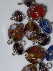 17 Pieces Vintage Silvertone Metal Wite Wrapped Pendant Glass Beads Multicolored