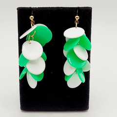 Green and White Multiple Plastic Disc Wiggly Dangle Vintage 80s Pierced Earrings