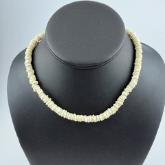 Vintage Hawaiian Puka Shell Bead Necklace 70’s Barrel Clasp 15.5 In